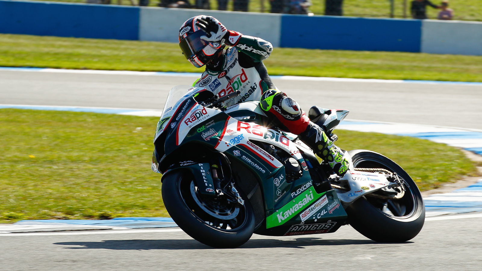 Byrne responds with stunning final lap victory at Assen