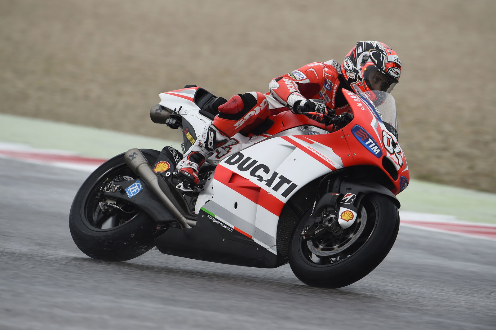 PIC: Rossi gets a hand for special Misano helmet