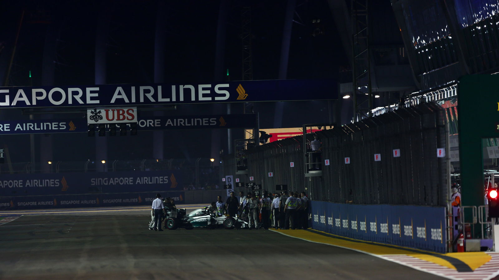 Mercedes: Rosberg stopped in Singapore by 'contaminant'