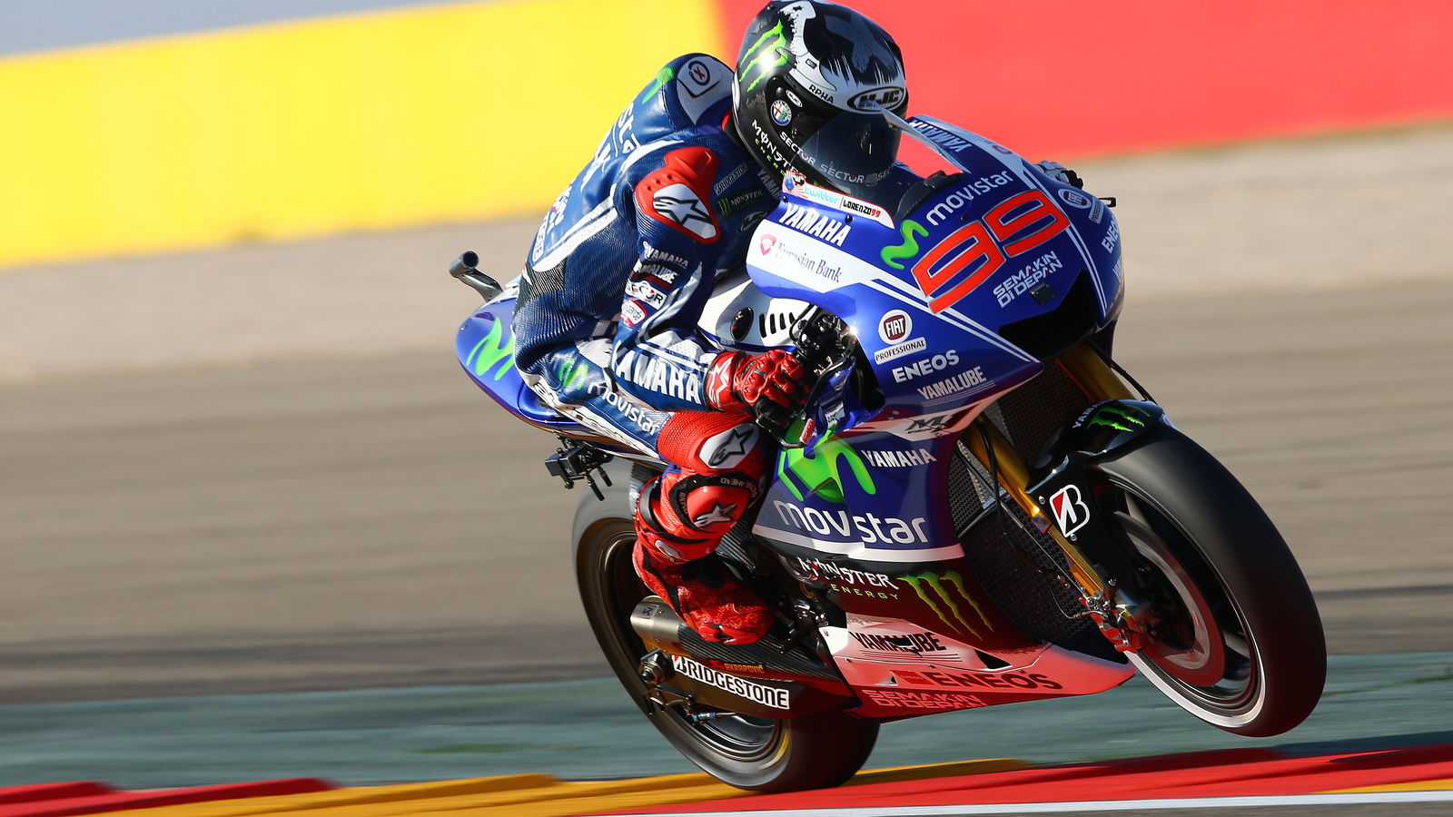 Lorenzo victorious as rain causes chaos at Aragon