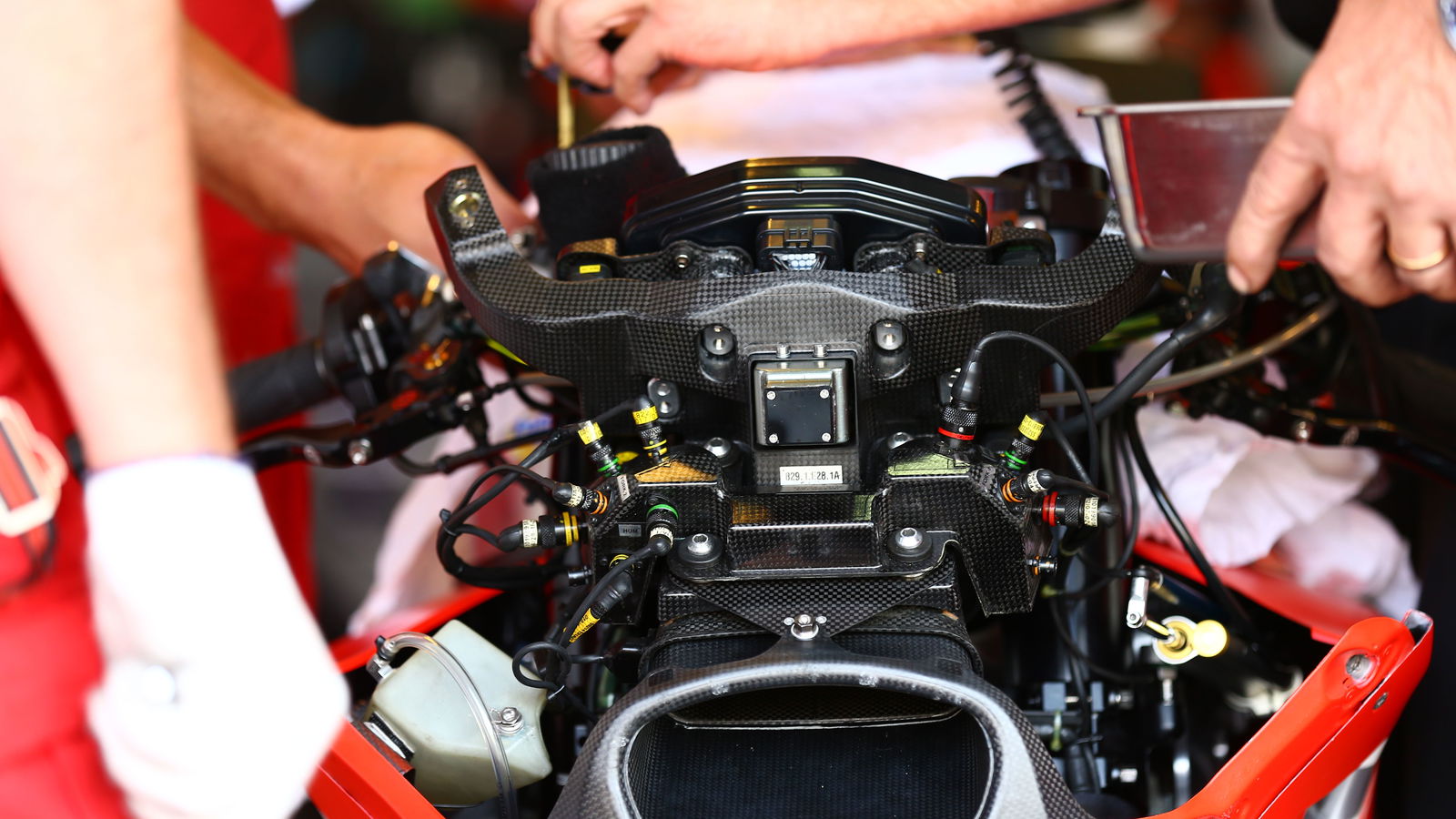 2016 MotoGP ECU to be 'equal, easy, safe'