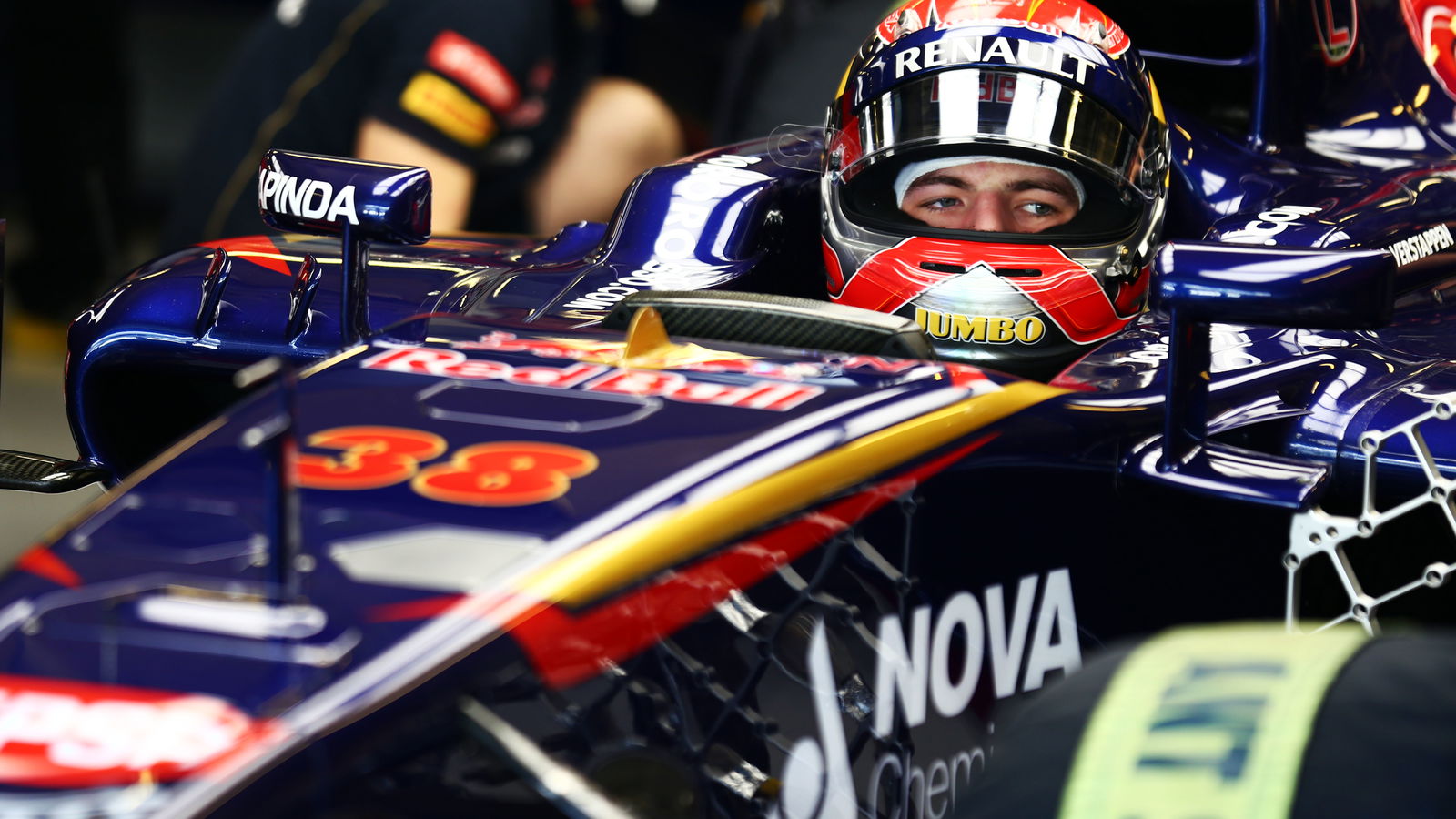 Verstappen: Mercedes F1 focus wrong for juniors