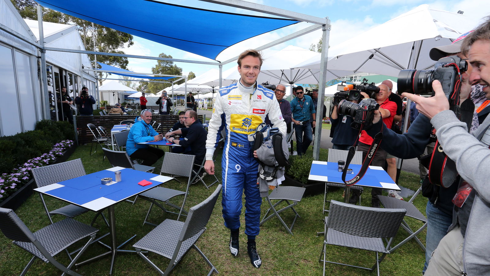 Sauber won't be drawn into 'mud fight' with van der Garde