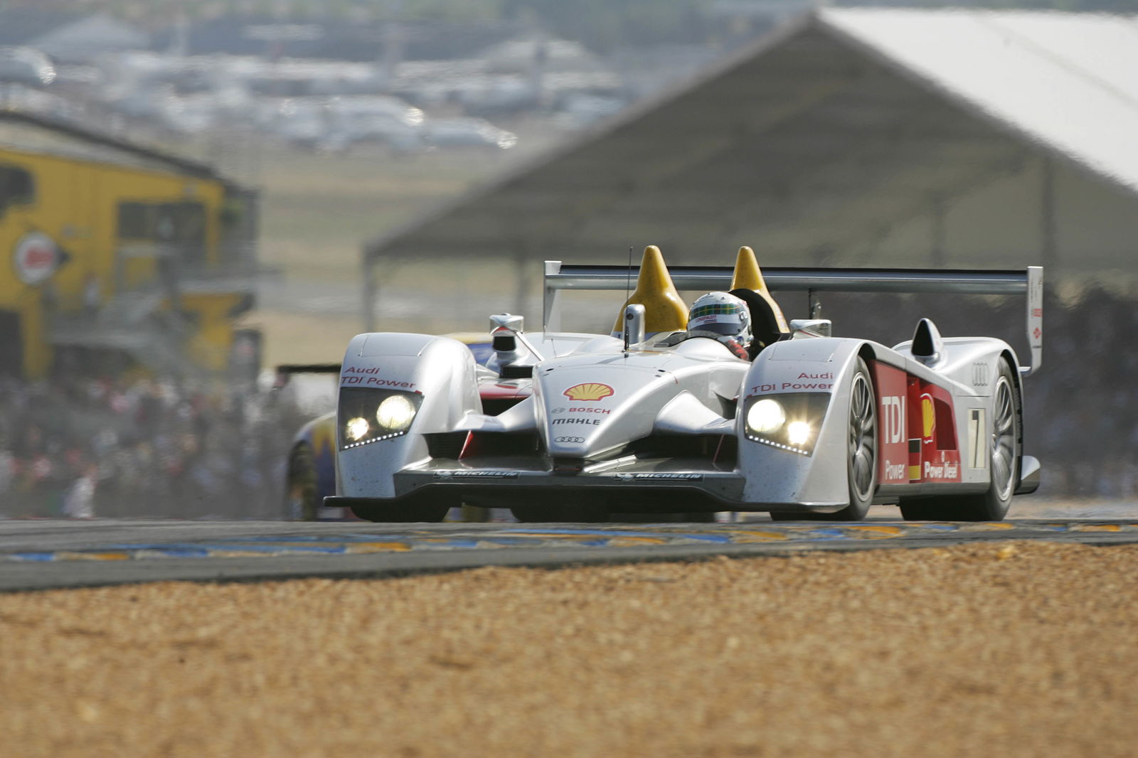 Tom Kristensen (DK), Rinaldo Capello (ITA), Allan McNish (GBR), Audi R10 TDI.24 Heures du Mans, La S