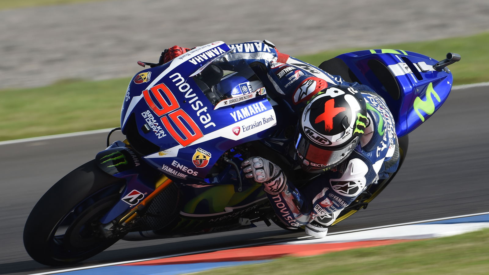 Lorenzo disappointed, but Rossi 'unbelievable'