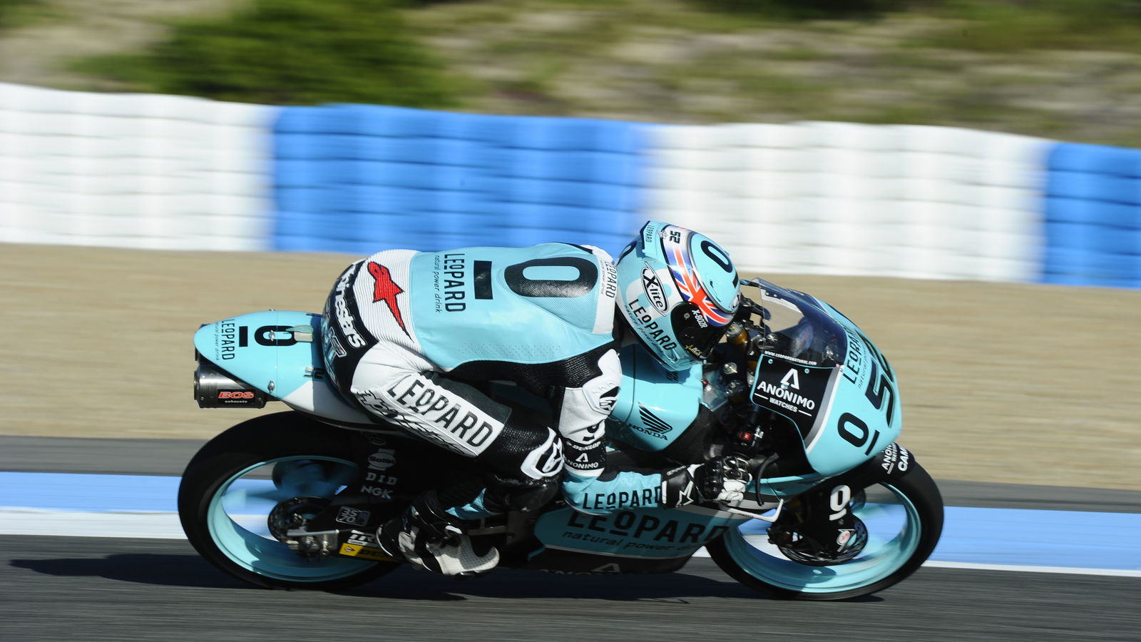 Moto3: Kent takes historic win after last corner drama