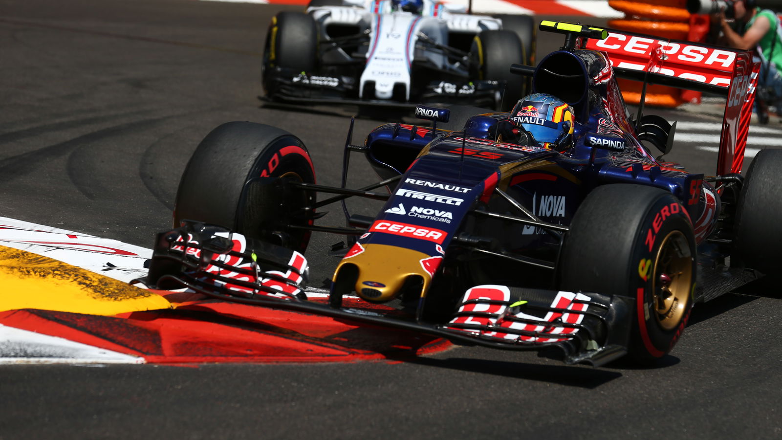 Sainz: Pit-lane to points feels like victory!