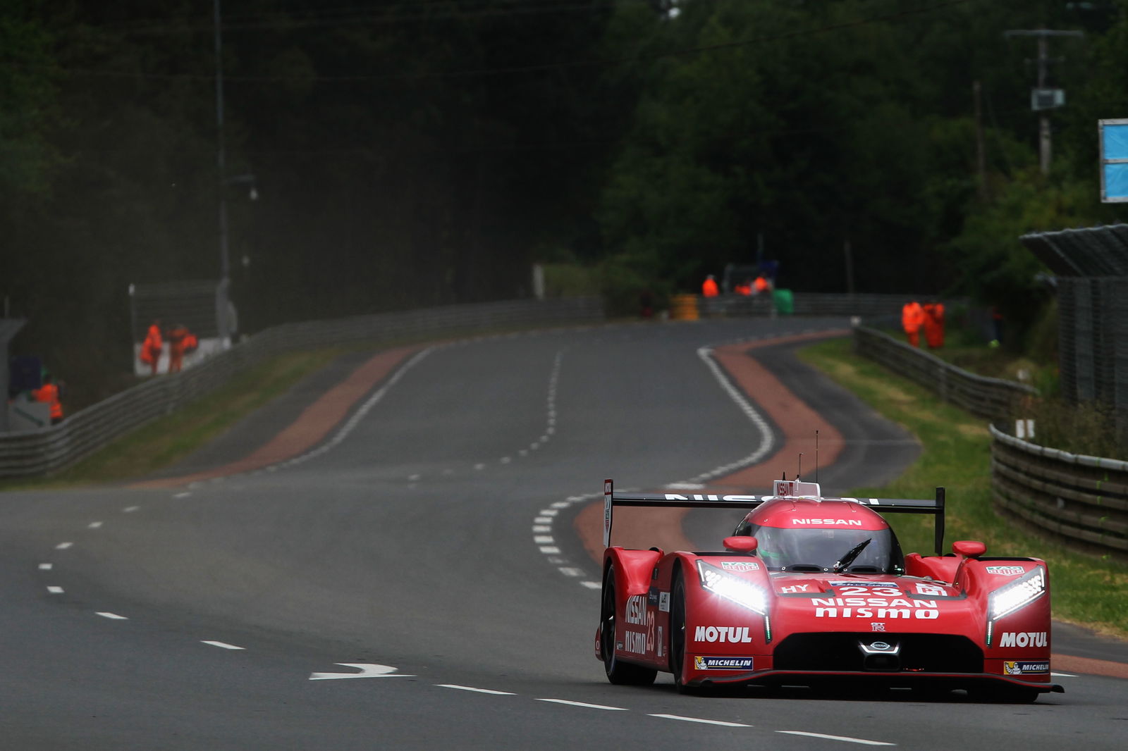 Larbre Corvette battling to make Le Mans start