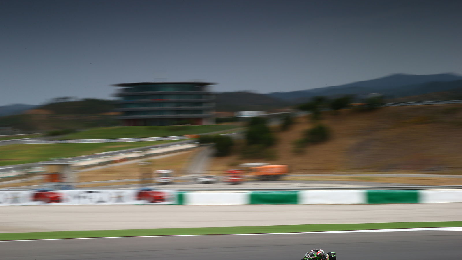 Rea overhauls Sykes in dramatic rain-hit race