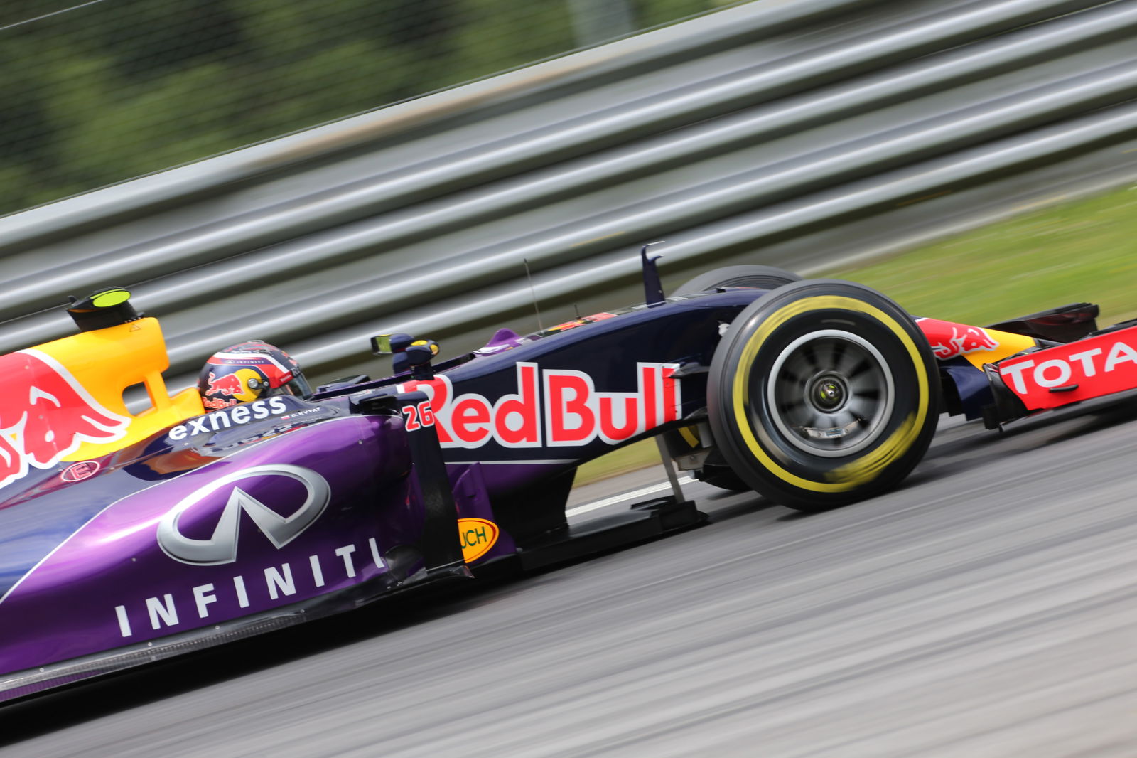 Maldonado survives 'big moment' for more points