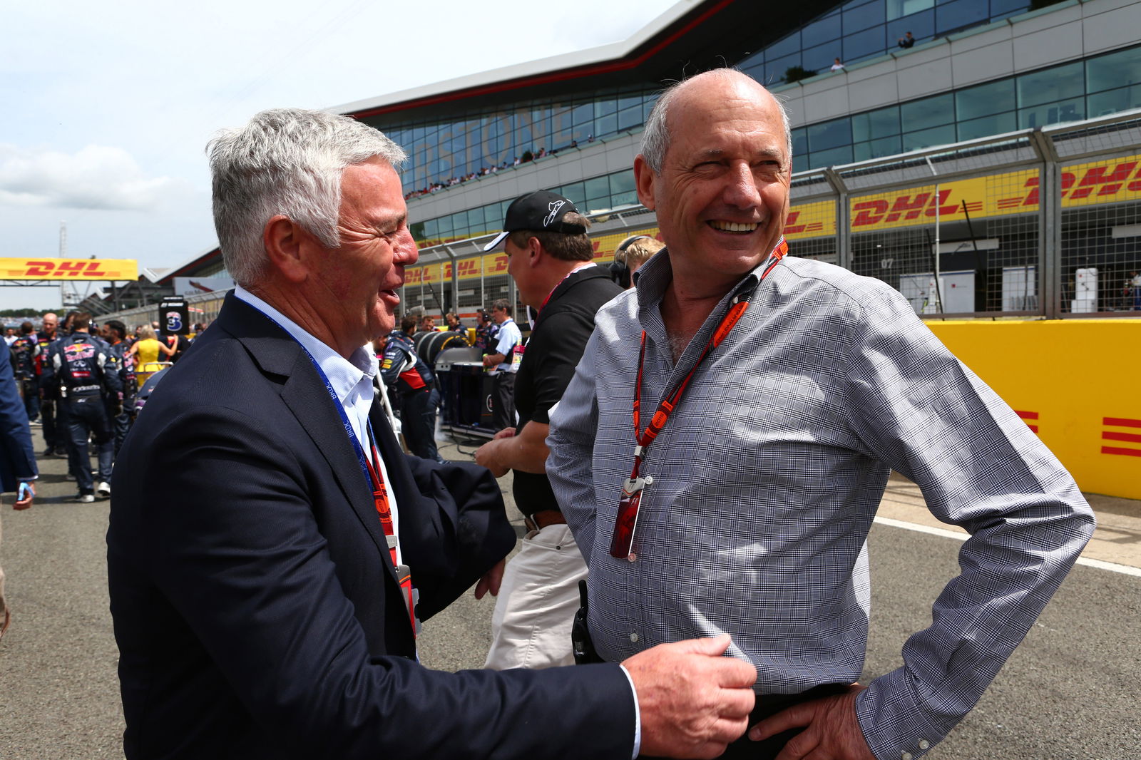 Perfect pit-stop helps Hamilton repay Silverstone support