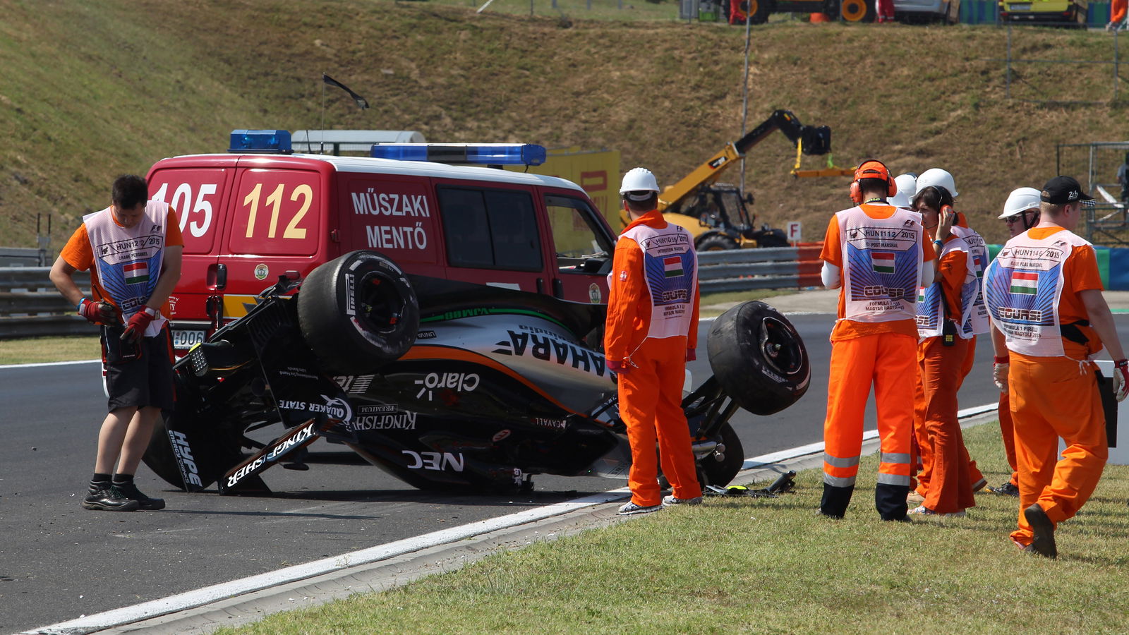 Force India withdraw cars from FP2 after Perez crash