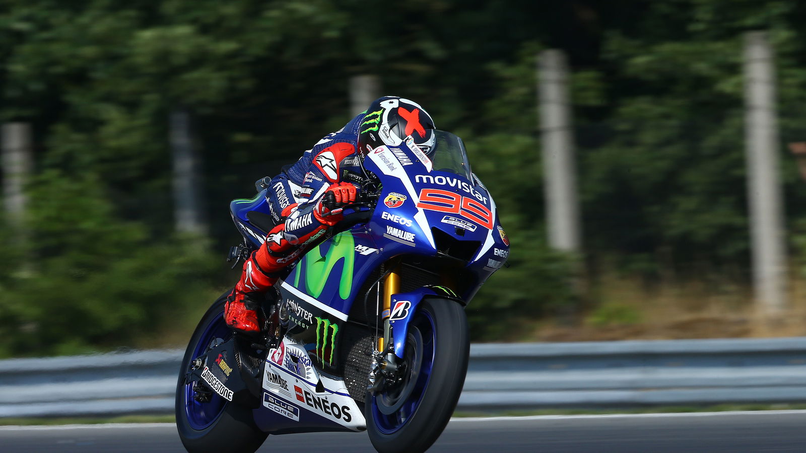 Advantage Lorenzo at hot and slippy Brno