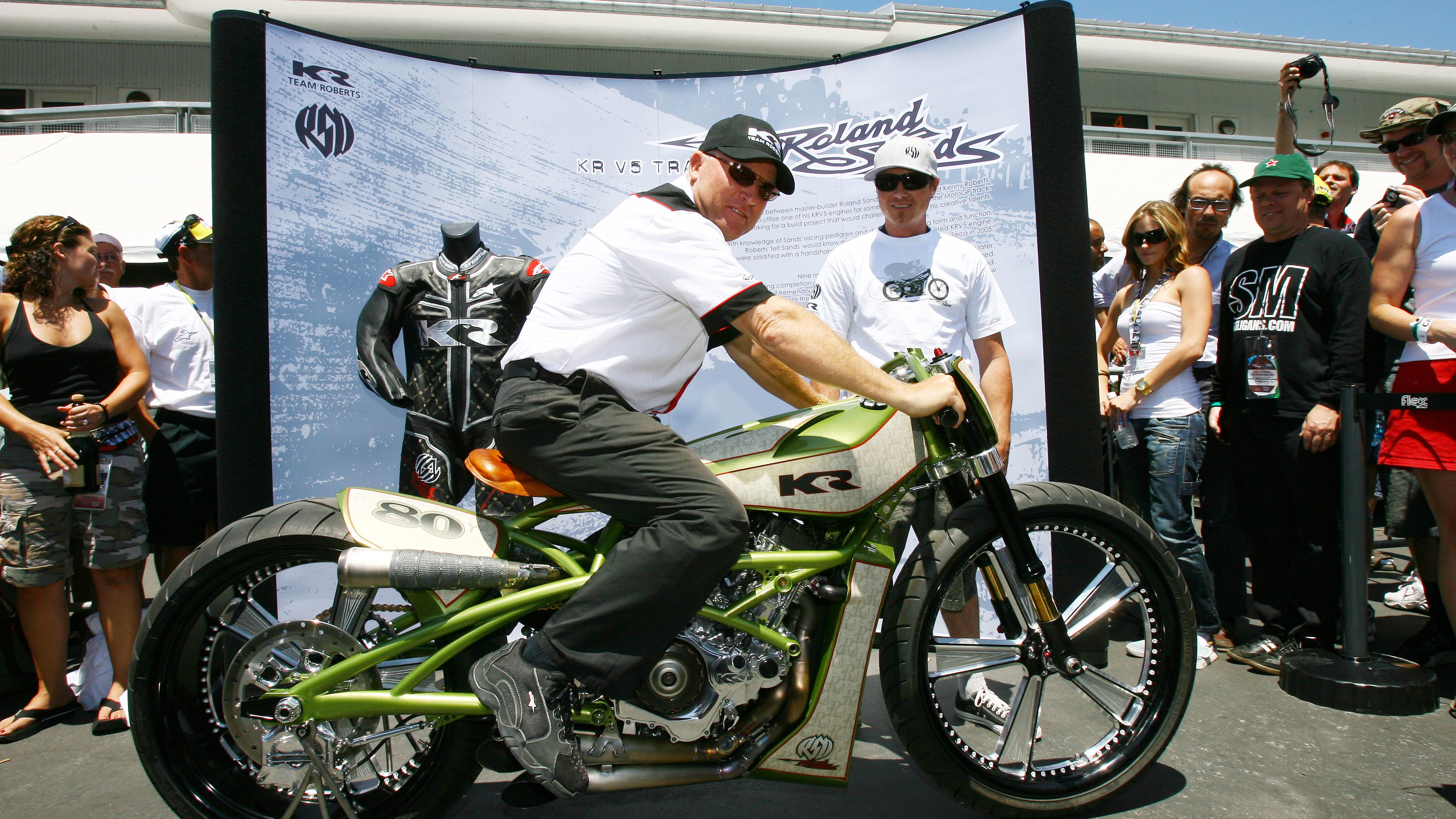Roberts Snr and Roland Sands with the KR V5 Tracker!, US MotoGP 2006