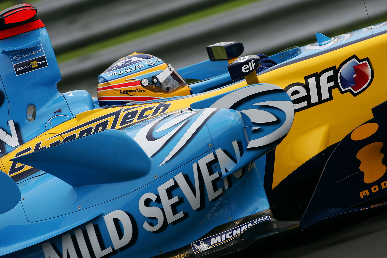 04.08.2006 Budapest, Hungary, Fernando Alonso (ESP), Renault F1 Team, R26 - Formula 1 World Champion