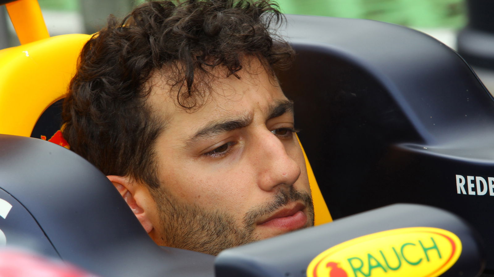 Ricciardo furious Vettel, Hamilton go unpunished