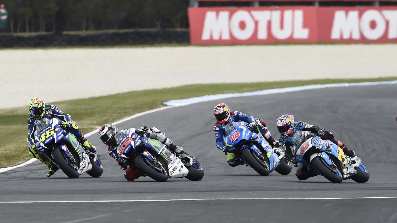 Rear tyre, electronics stunt Lorenzo's push
