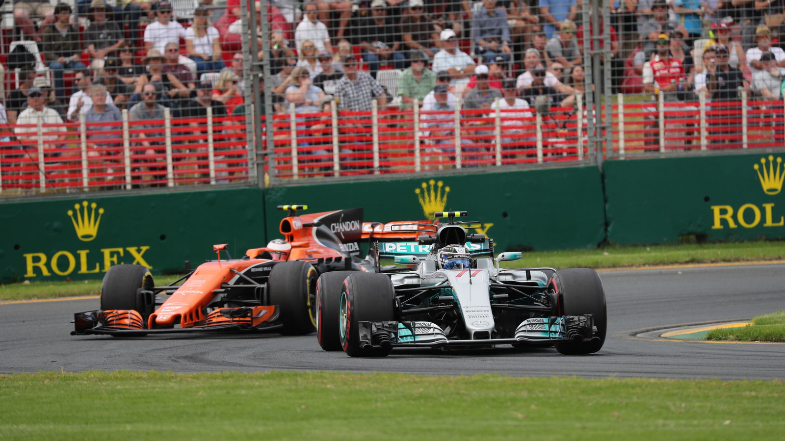 Mercedes unwilling to 'interfere' in McLaren-Honda relationship