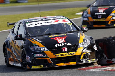 Gordon Shedden (GBR) Halfords Yuasa Racing Honda Civic Type R