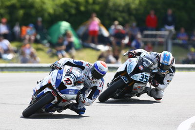 Dixon and De Rosa, WSBK Race2, Donington WSBK 2017