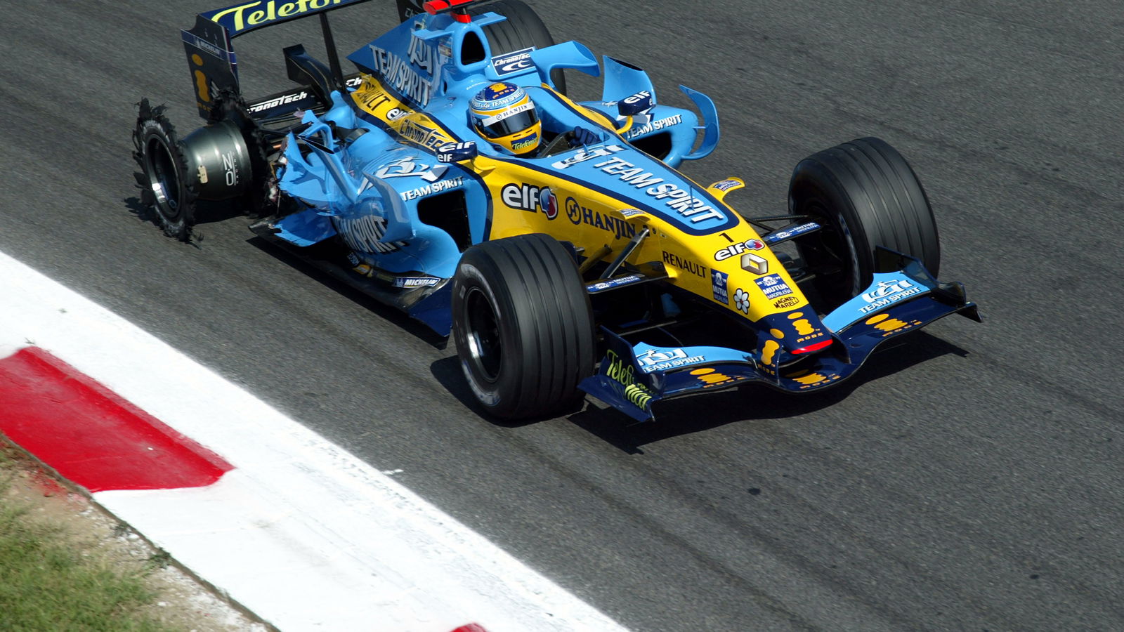 09.09.2006 Monza, Italy, Fernando Alonso (ESP), Renault F1 Team, R26, tyre damage - Formula 1 World