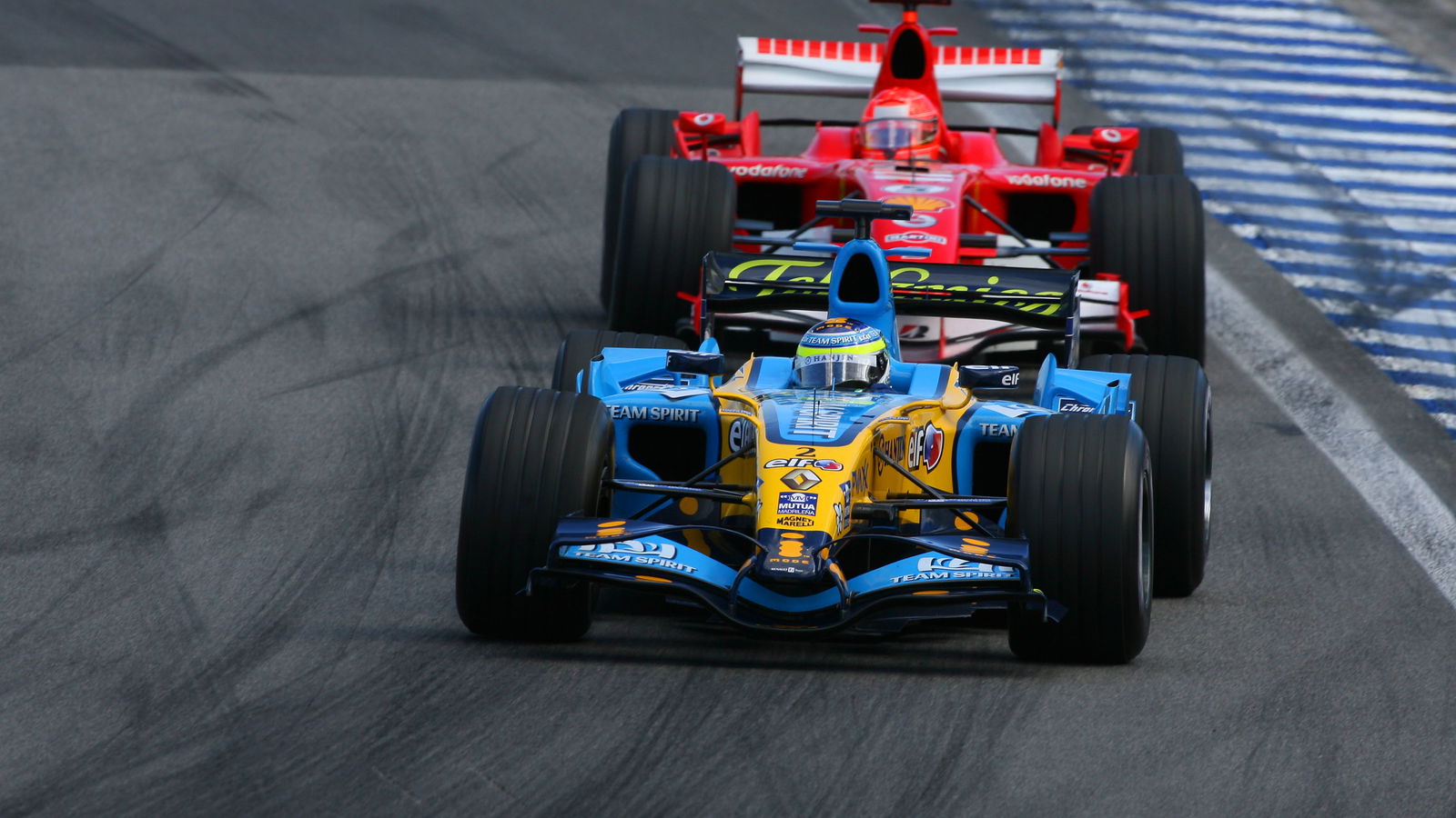 22.10.2006 Sao Paulo, Brazil, Giancarlo Fisichella (ITA), Renault F1 Team, R26 and Michael Schumache
