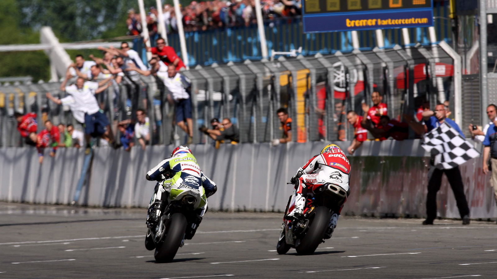 James Toseland (GBR), Hannspree Ten Kate Honda Team, Honda CBR1000RR, 52
Troy Bayliss (AUS), Ducati