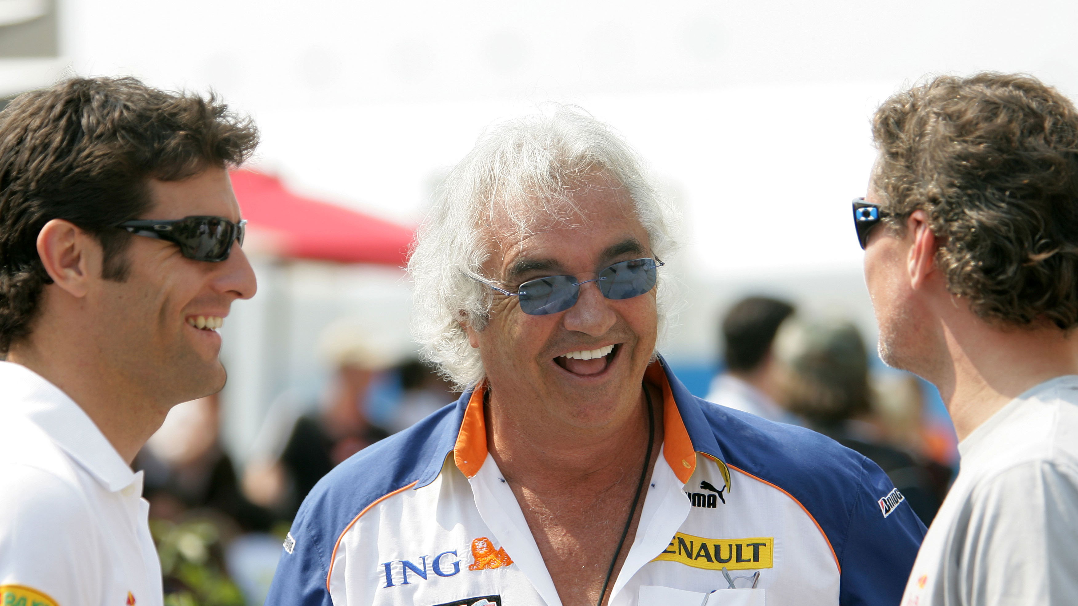 Mark Webber (AUS) Red Bull RB3, Flavio Briatore (ITA) Renault Team Principal, David Coulthard (GBR) 