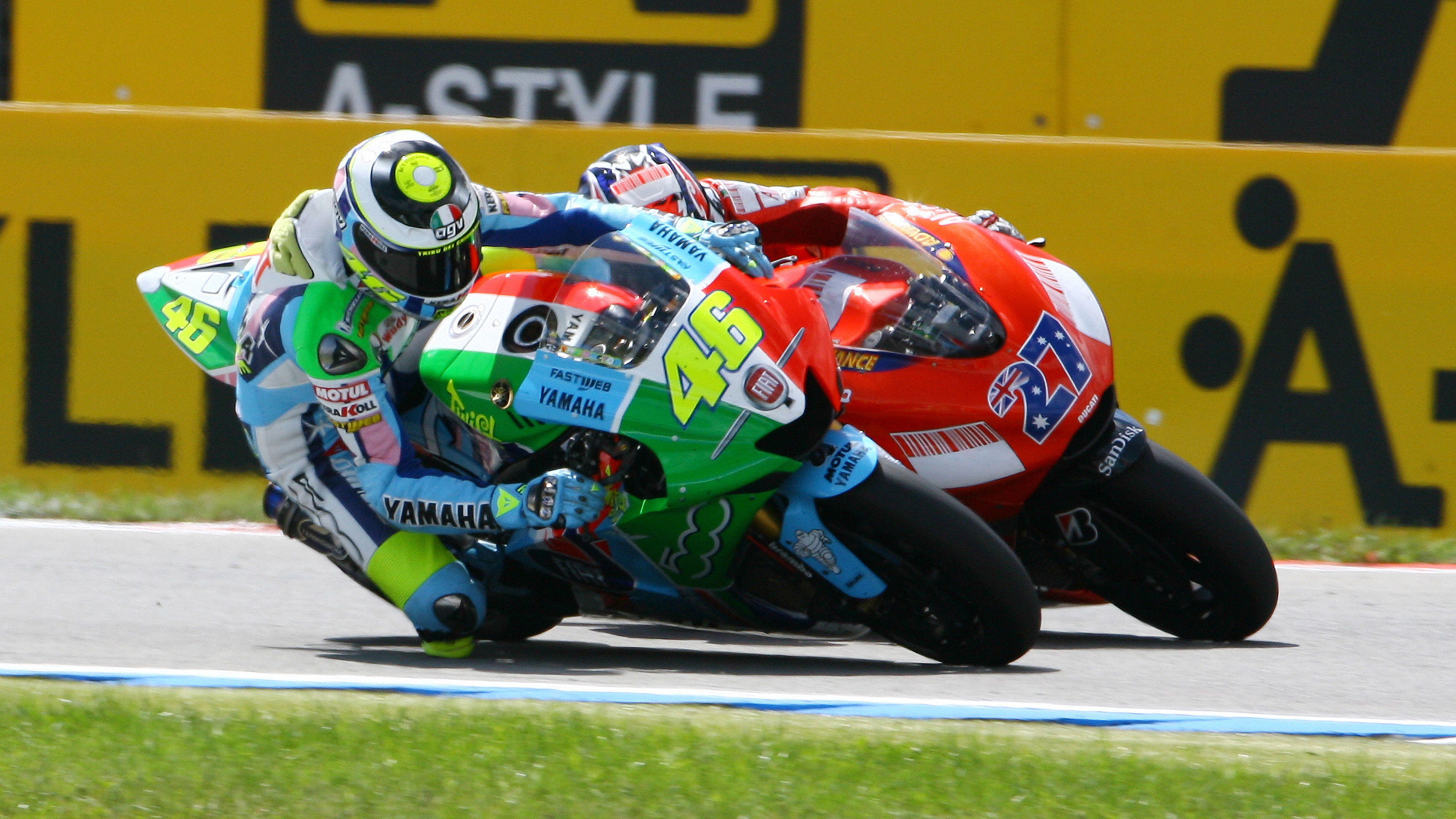 Rossi overtakes Stoner for lead, Dutch MotoGP Race 2007