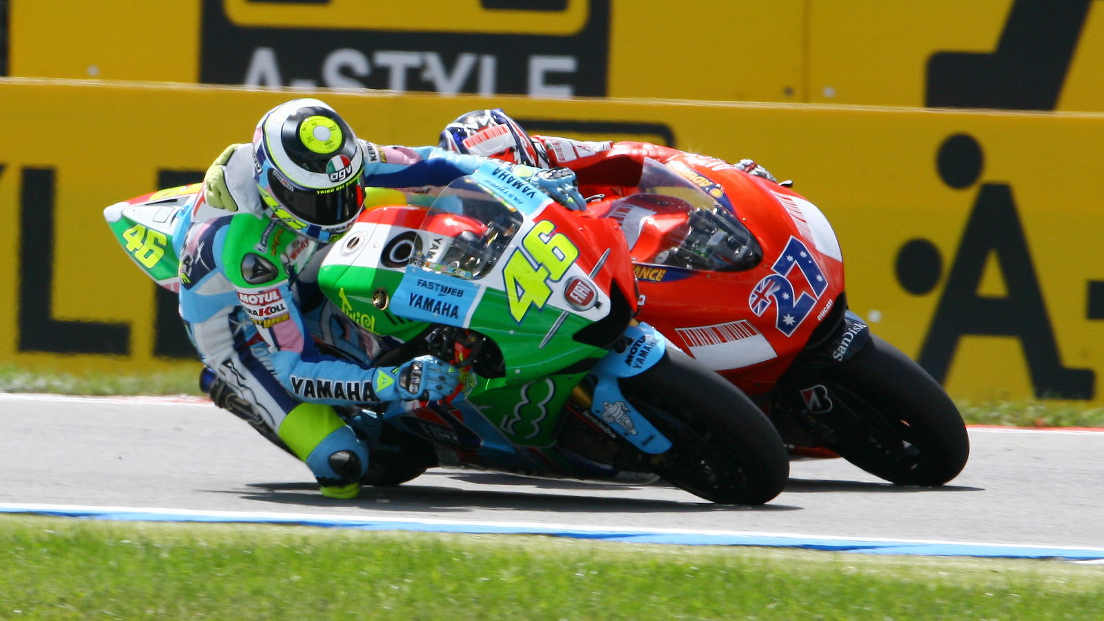 Rossi overtakes Stoner for lead, Dutch MotoGP Race 2007