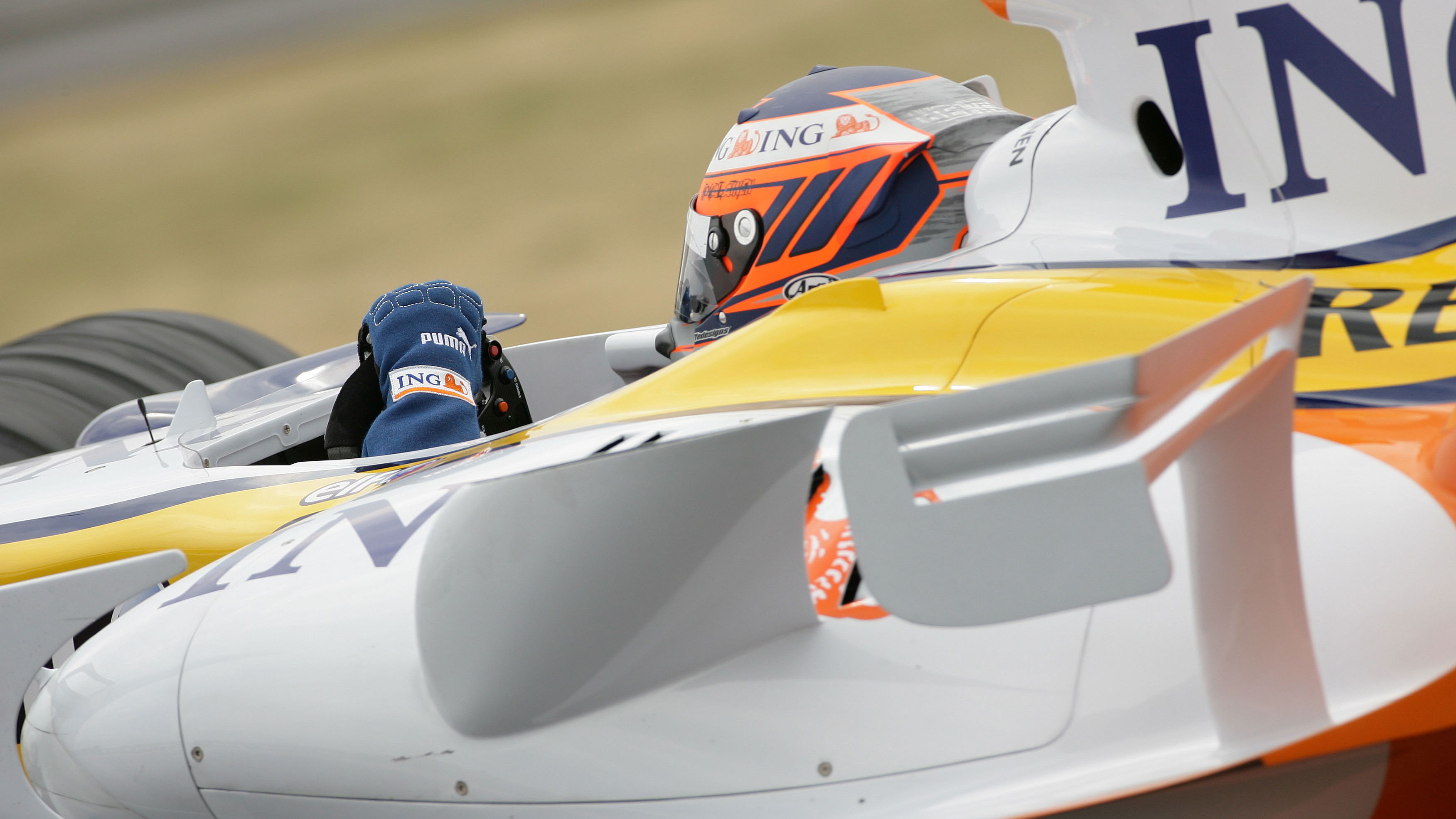 Heikki Kovalainen (FIN) Renault RS27, Hungarian F1, Hungaroring, 3rd-5th, August, 2007