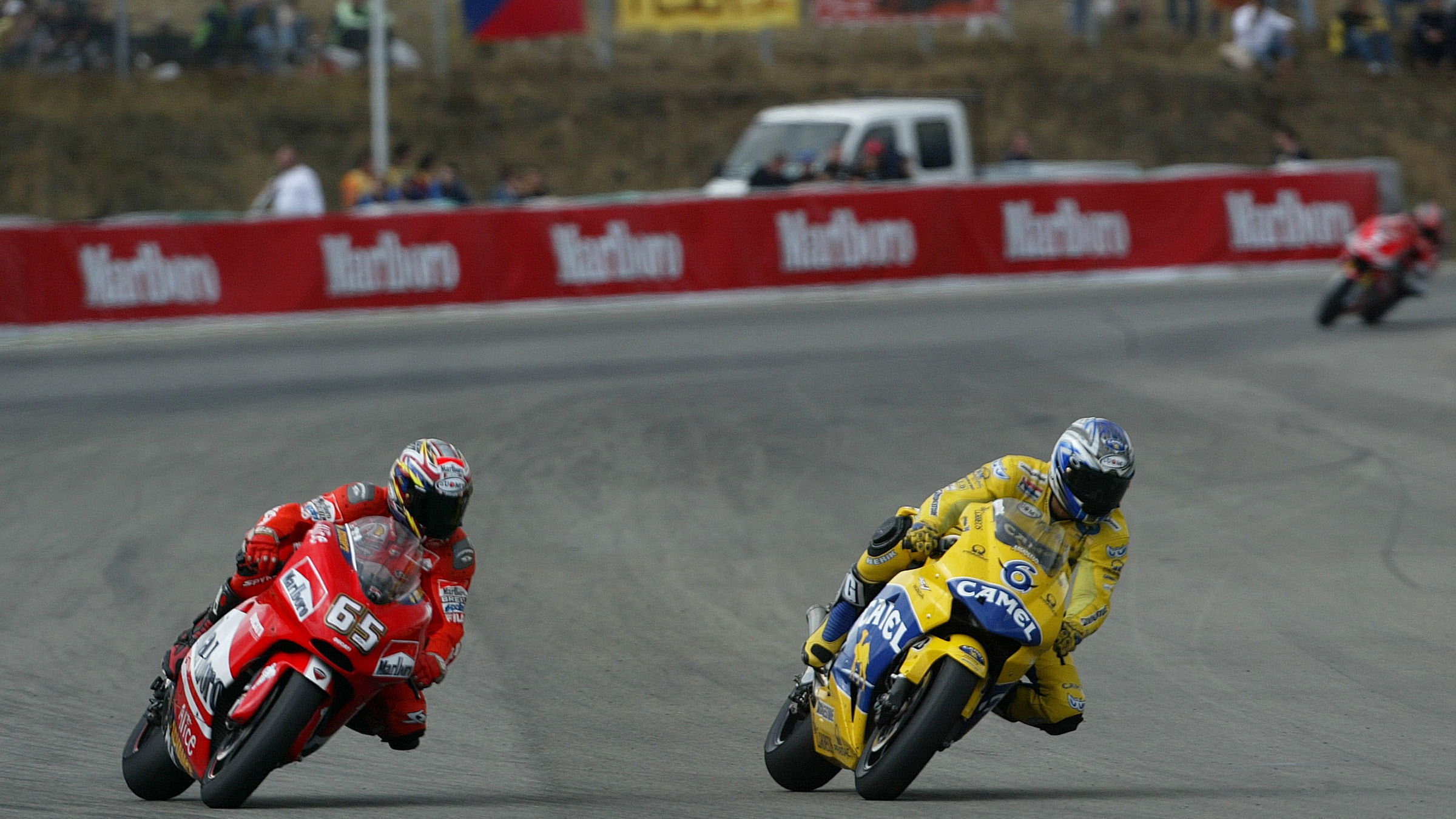 Tamada and Capirossi, Czech MotoGP, 2004