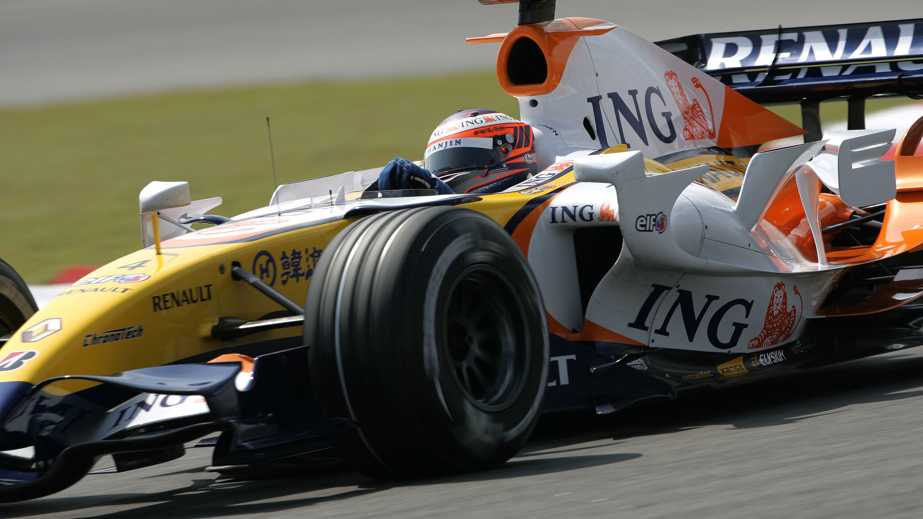 Heikki Kovalainen (FIN) Renault RS27, China F1, Shanghai, 5-7th, October 2007