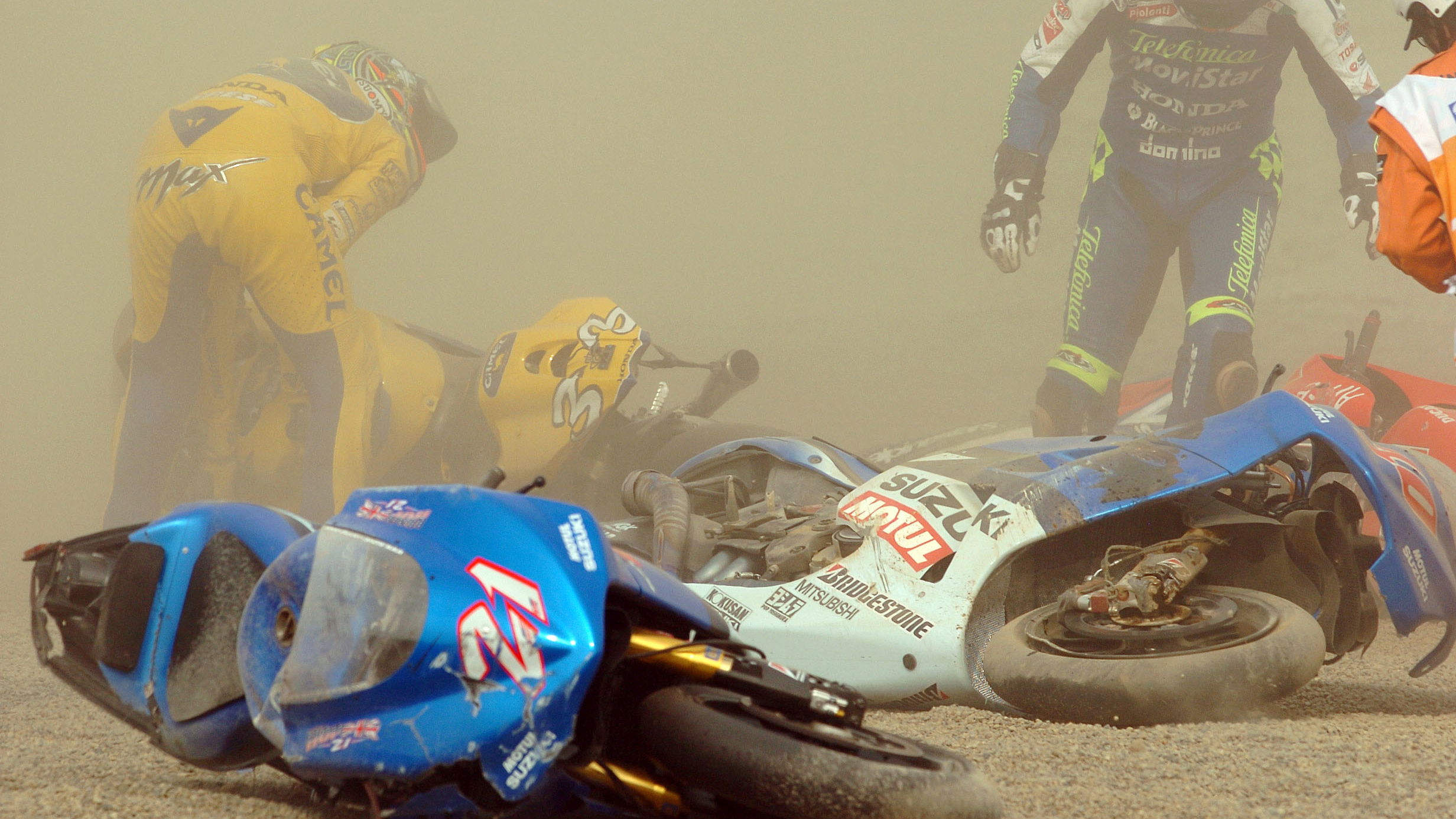 First corner crash, Japanese MotoGP Race 2004