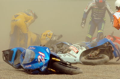 First corner crash, Japanese MotoGP Race 2004