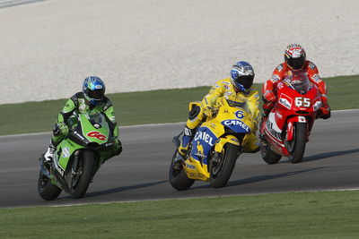 Tamada, Hofmann, Capirossi, Qatar MotoGP Race 2004