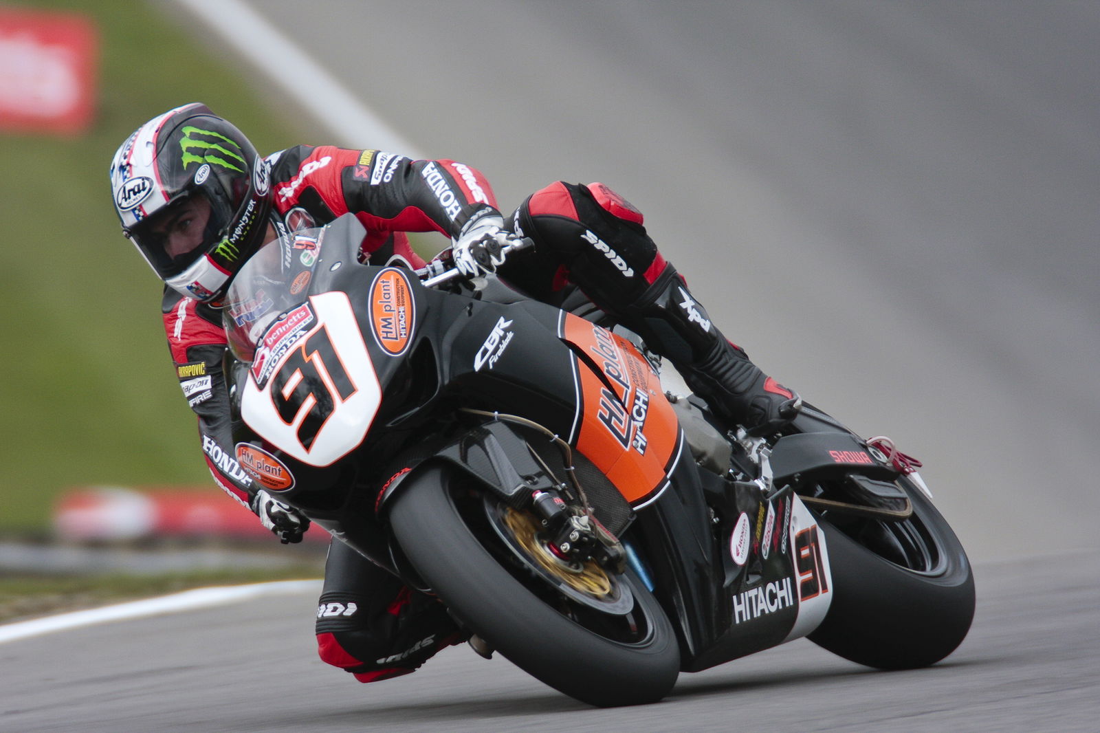 91, Leon Haslam, HM Plant Honda Racing, Druids bend, satrday qualifying.