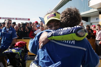 Rossi celebrates with Burgess, Australian MotoGP Race 2004