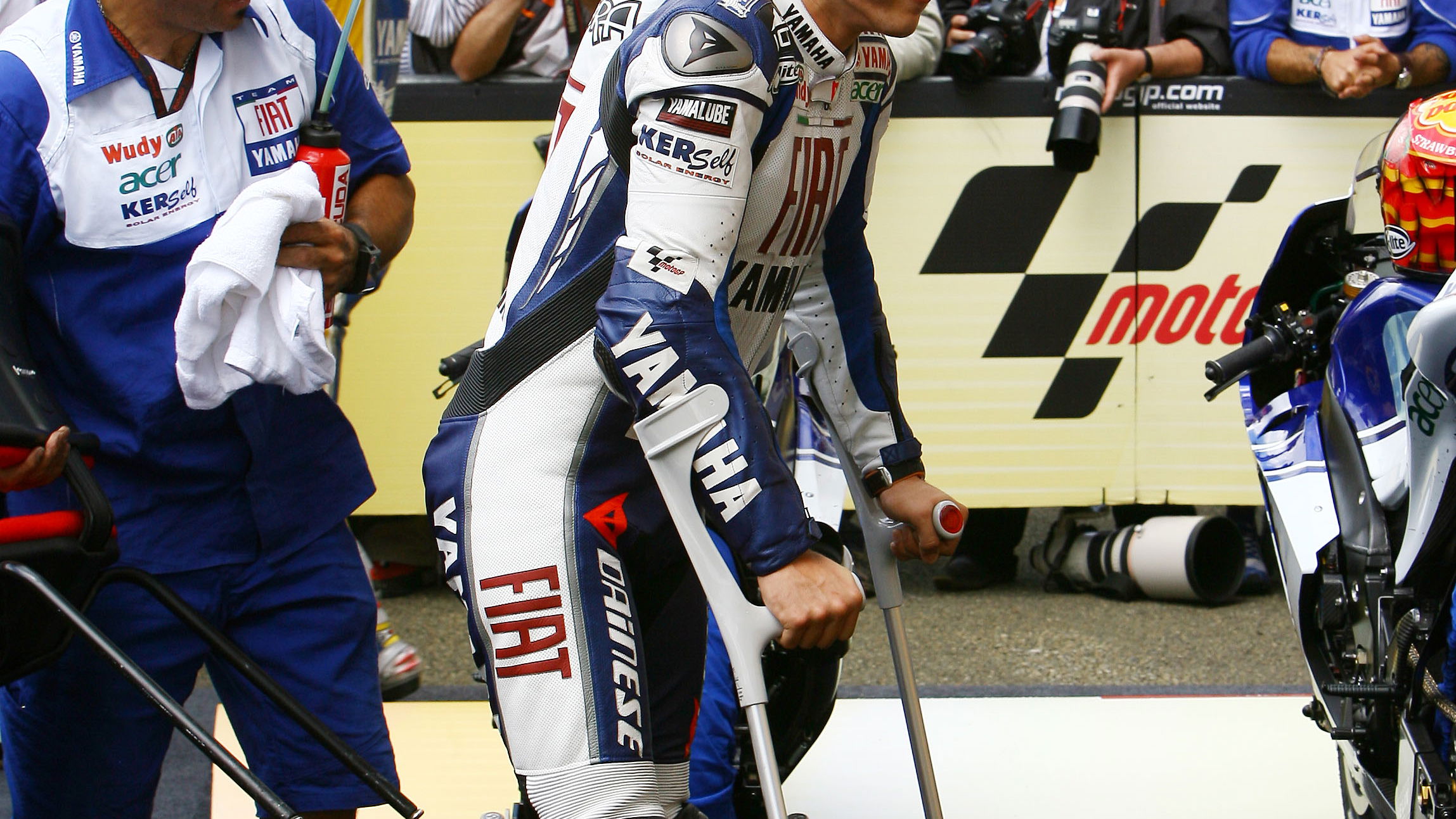 Lorenzo on crutches, French MotoGP Race 2008