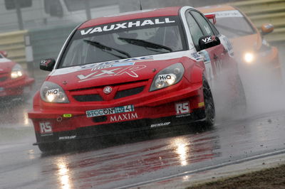 Matt Neal (GBR) Vauxhall Vectra