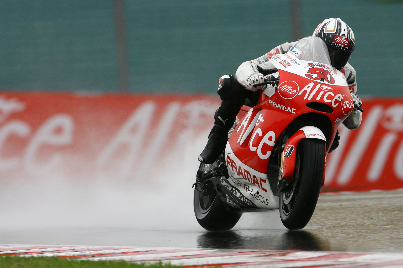 Guintoli slides, German MotoGP Race 2008