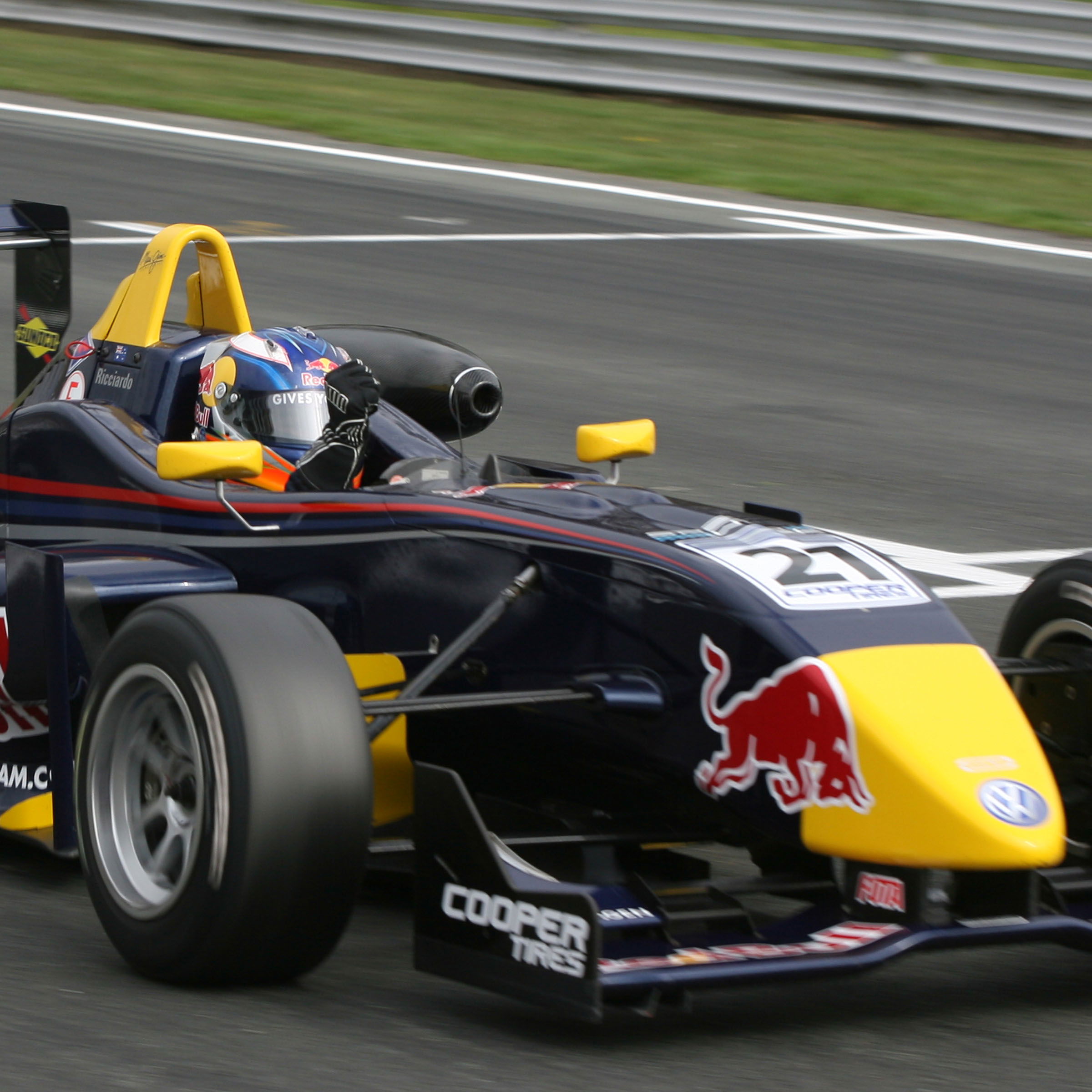 Daniel Ricciardo (AUS) - Carlin Motorsport Dallara Volkswagen