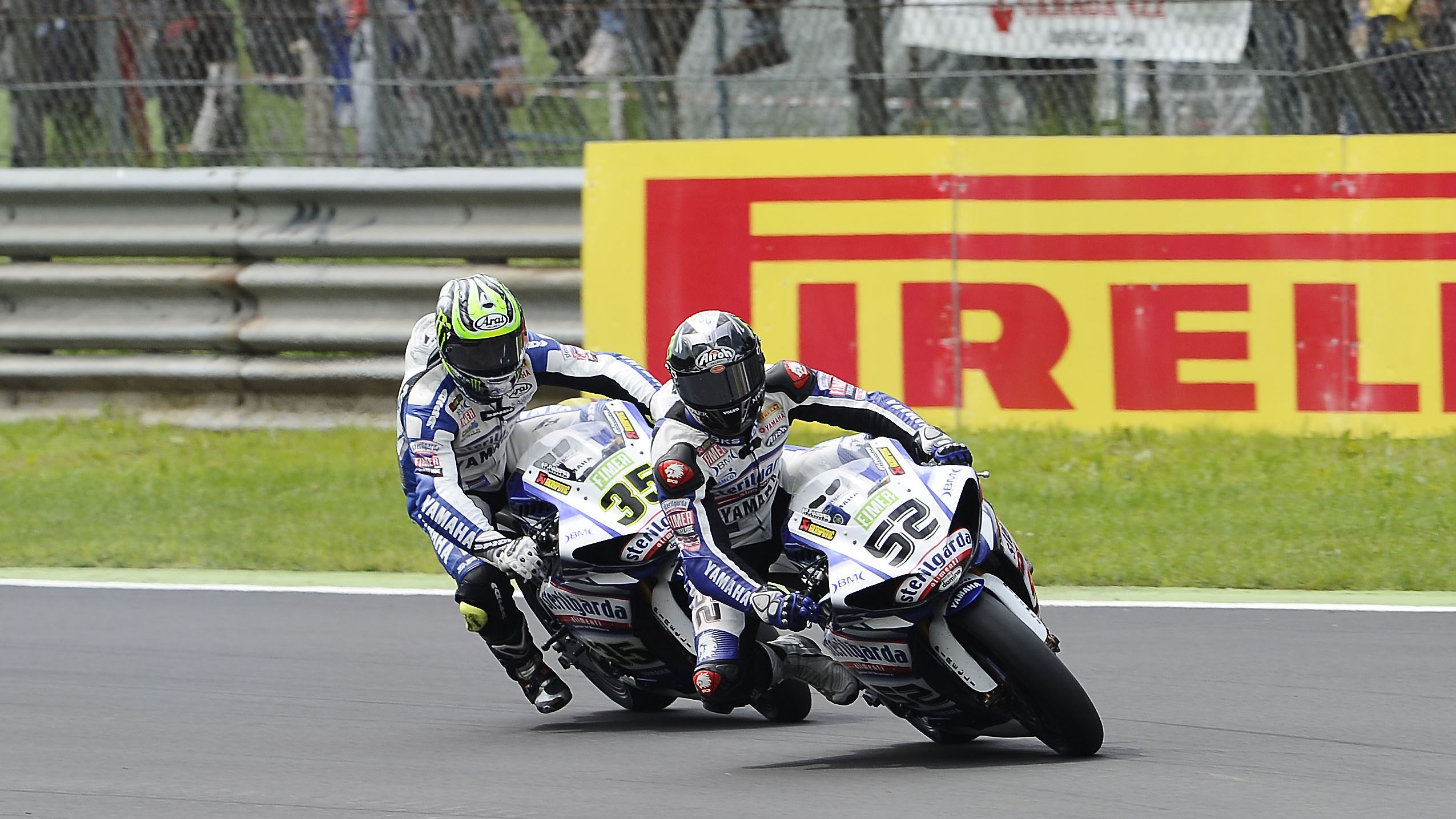 Toseland, Crutchlow with foot down, Monza WSBK Race 1 2010