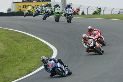 Edwards Leads, French MotoGP Race, 2005