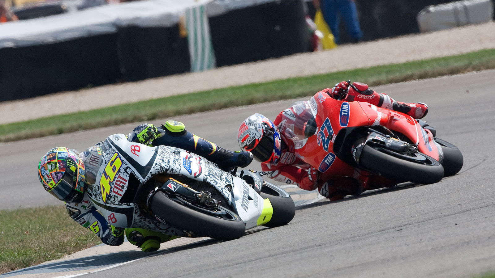PICTURES: Stoner crashes out at Indy