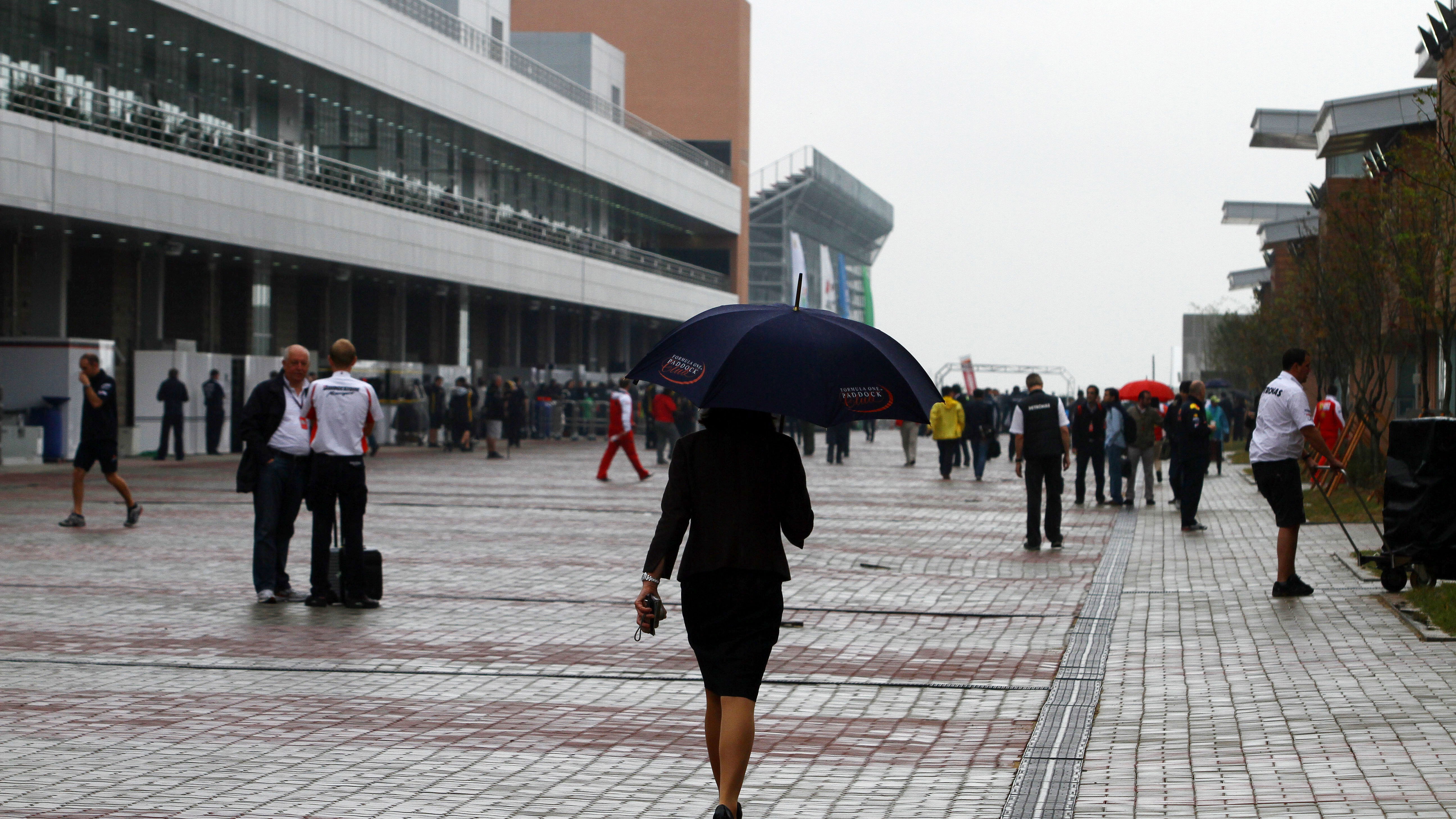 Sunday, Paddock