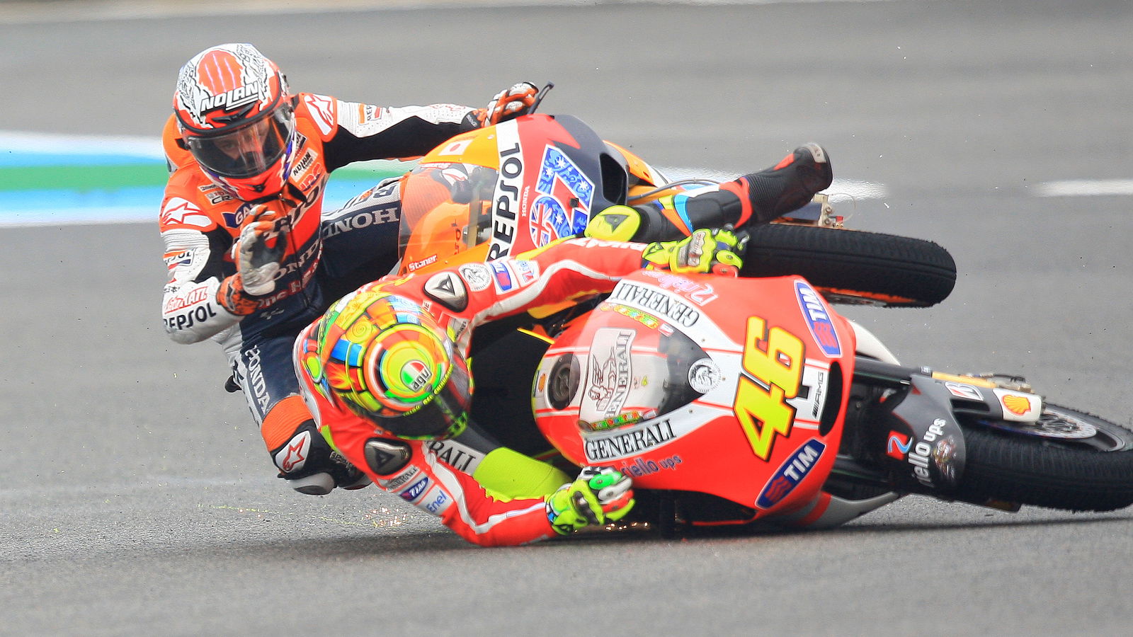 Stoner and Rossi crash, Spanish MotoGP 2011
