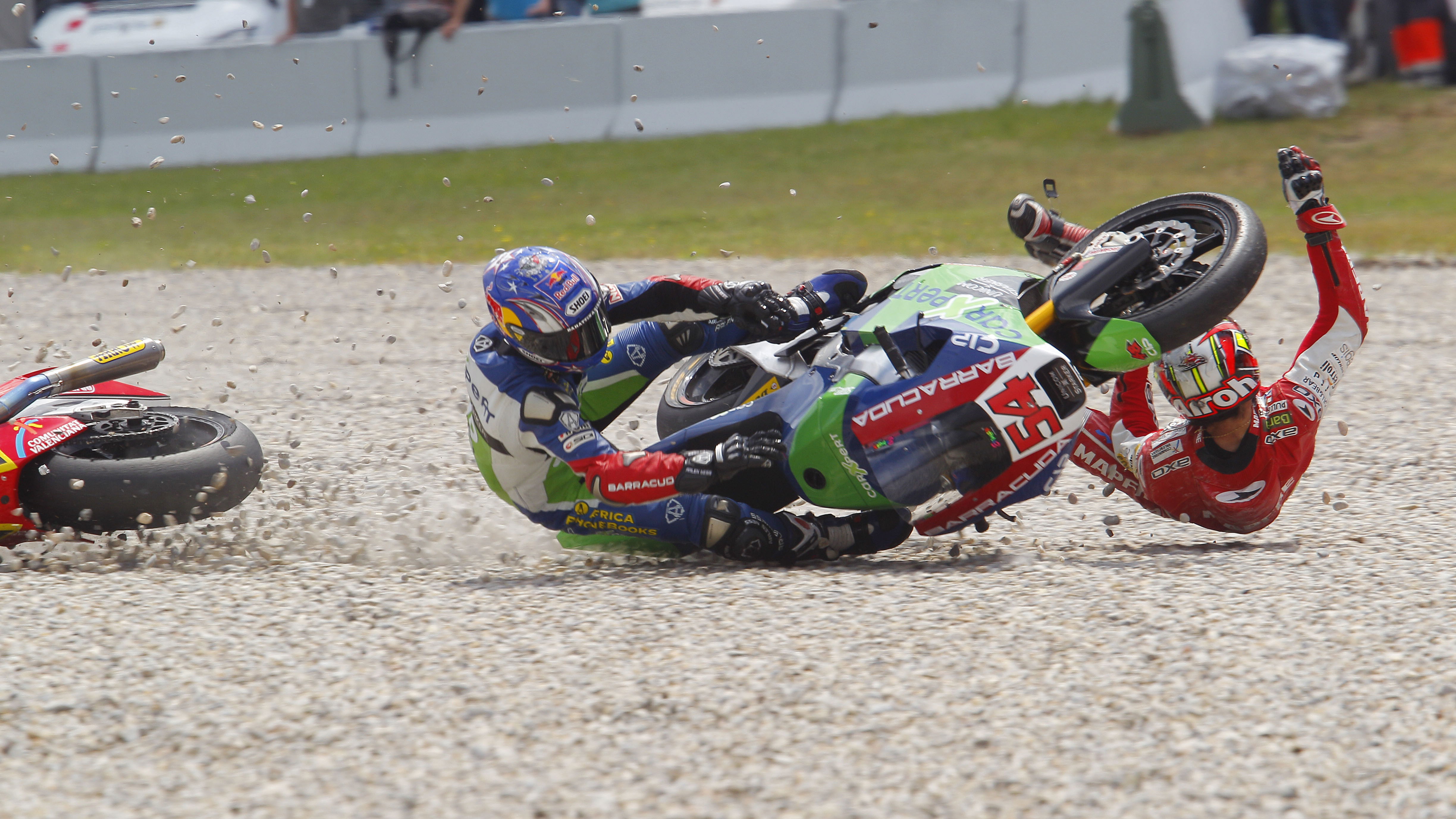 Simon and Sofuoglu crash, Moto2, Catalunya MotoGP 2011