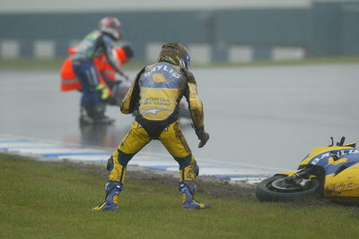 Bayliss and Melandri crash, British MotoGP, 2005