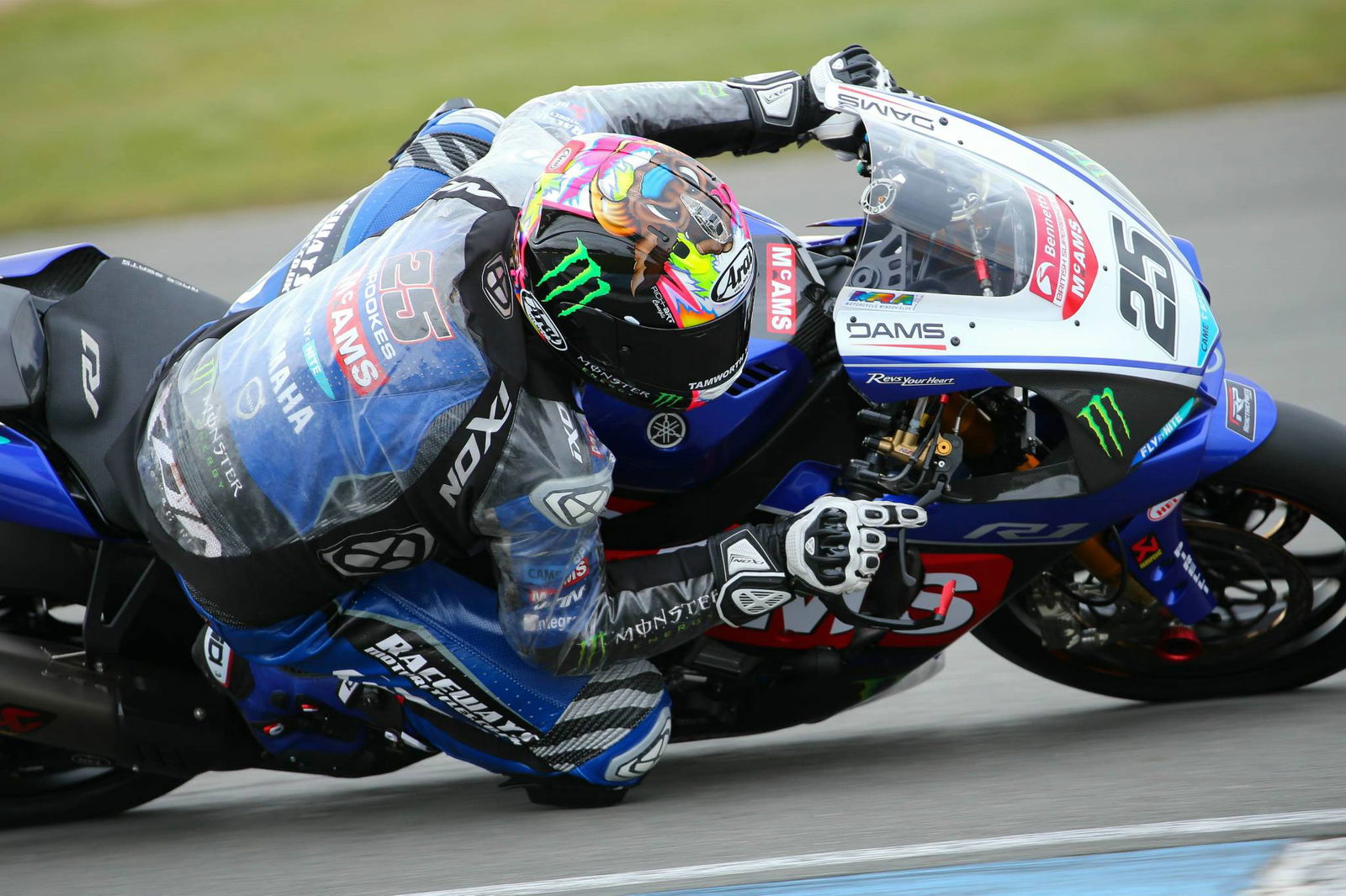 Irwin injured in FP1 off at Donington Park